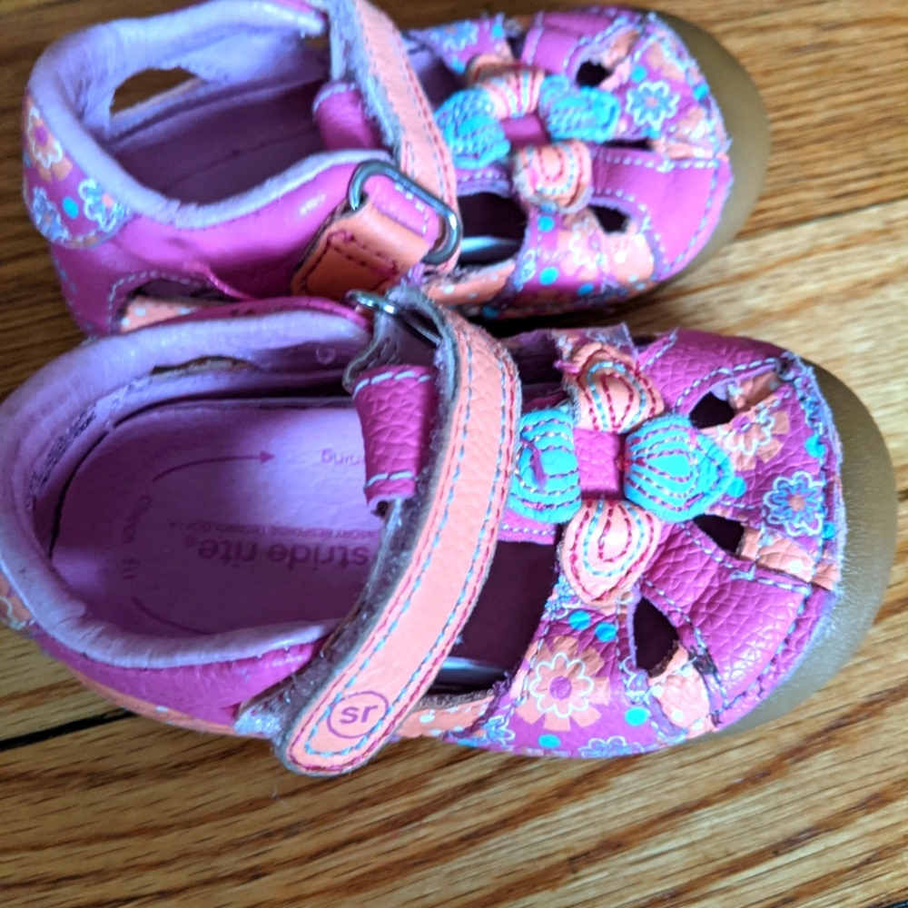 Stride rite leather shoes sandals Girls size 3.5